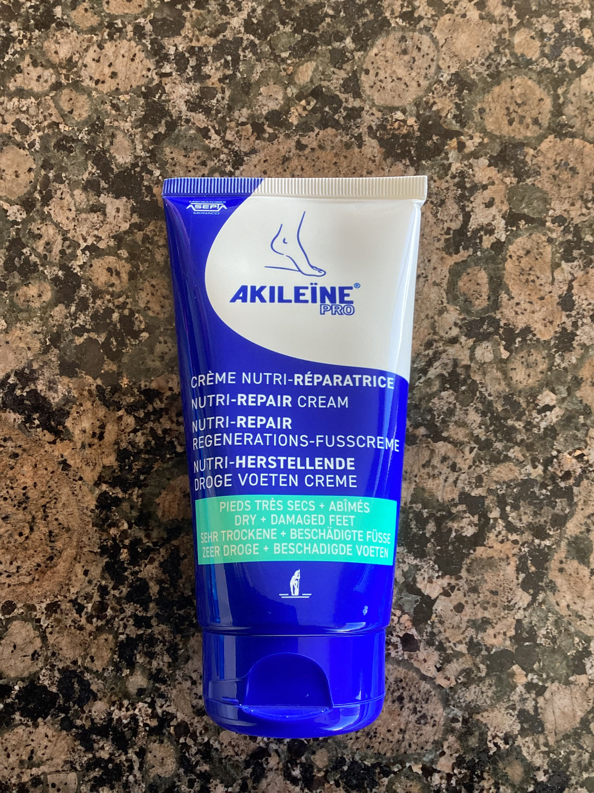 Akileine Blue Nutri-Repair Cream 75ml / 150ml – Shea Butter, Vitamin A & Arnica Cream for Very Dry, Rough & Hyperkeratotic Feet